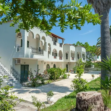 Vassilis Paradise Garden מלון 3*