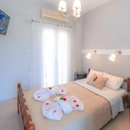 Vassilis Paradise Garden מלון 3*
